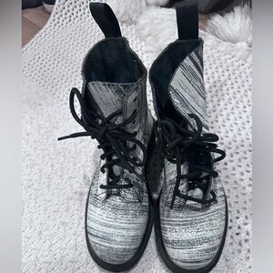 Dr Martens Pascal WOMENS size 4 Stylish Black and Gray  Boots